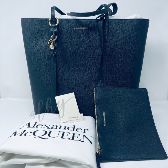 Alexander McQueen Handbags - ALEXANDER MCQUEEN SKULL SHOPPER TOTE BAG